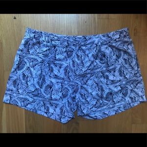 Banana Republic flowy white patterned shorts